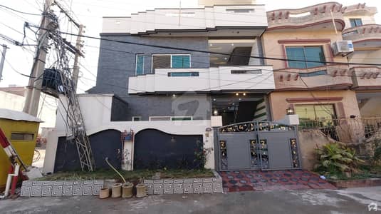 چکلالہ سکیم 3 چکلالہ سکیم راولپنڈی میں 4 کمروں کا 7 مرلہ مکان 2.85 کروڑ میں برائے فروخت۔
