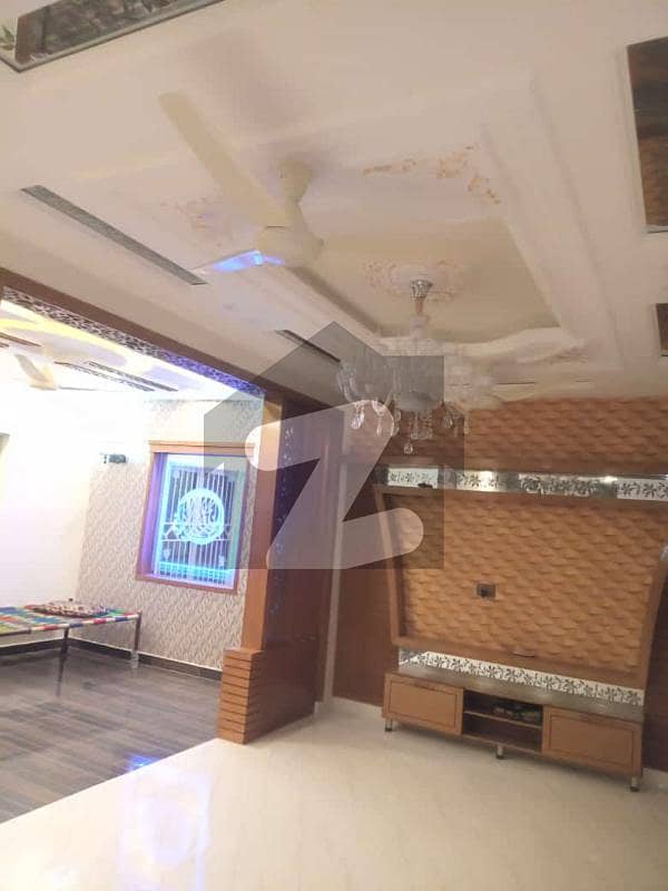 بحریہ ٹاؤن سیکٹرڈی بحریہ ٹاؤن لاہور میں 3 کمروں کا 5 مرلہ مکان 1.9 کروڑ میں برائے فروخت۔