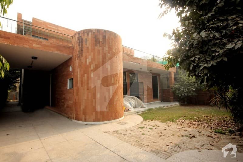 ڈی ایچ اے فیز 3 ڈیفنس (ڈی ایچ اے) لاہور میں 5 کمروں کا 1 کنال مکان 1.5 لاکھ میں کرایہ پر دستیاب ہے۔