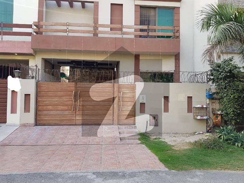 Slightly Used Beautiful 6 Marla House For Sale In Dha 5 - Highly Recommend House