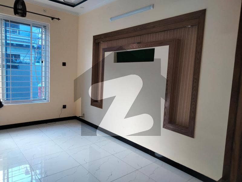 سوان گارڈن ۔ بلاک ایچ سوان گارڈن اسلام آباد میں 5 کمروں کا 6 مرلہ مکان 1.9 کروڑ میں برائے فروخت۔