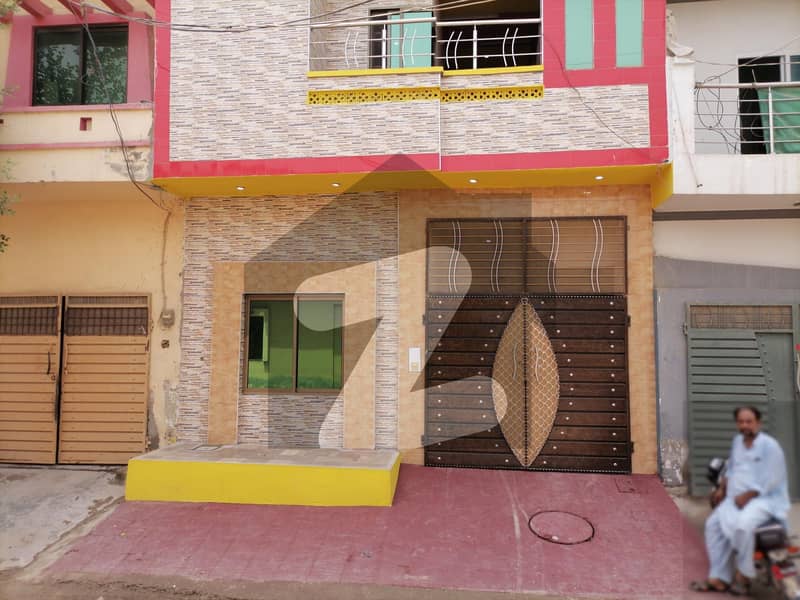 لیبر کالونی ساہیوال میں 3 کمروں کا 3 مرلہ مکان 70 لاکھ میں برائے فروخت۔