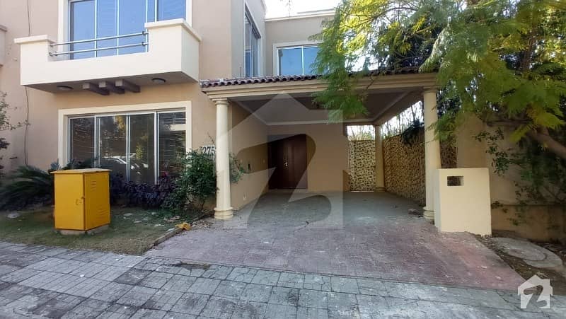 Corner Defence Villa With Lawn For Rent