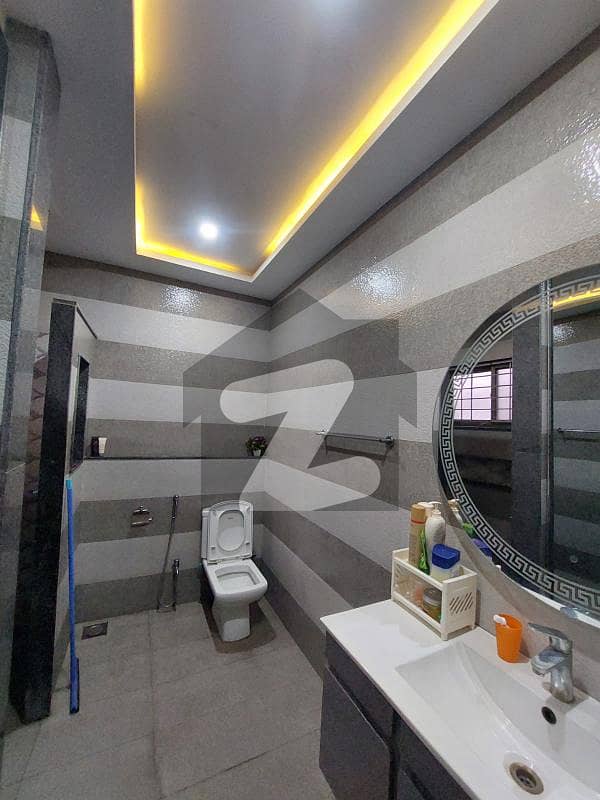 1 Kanal Like Brand New Corner Lower Portion For Rent In Paragon City