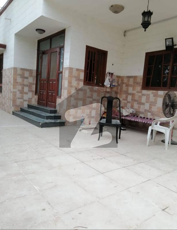 1200 Yards Bungalow For Rent In Clifton