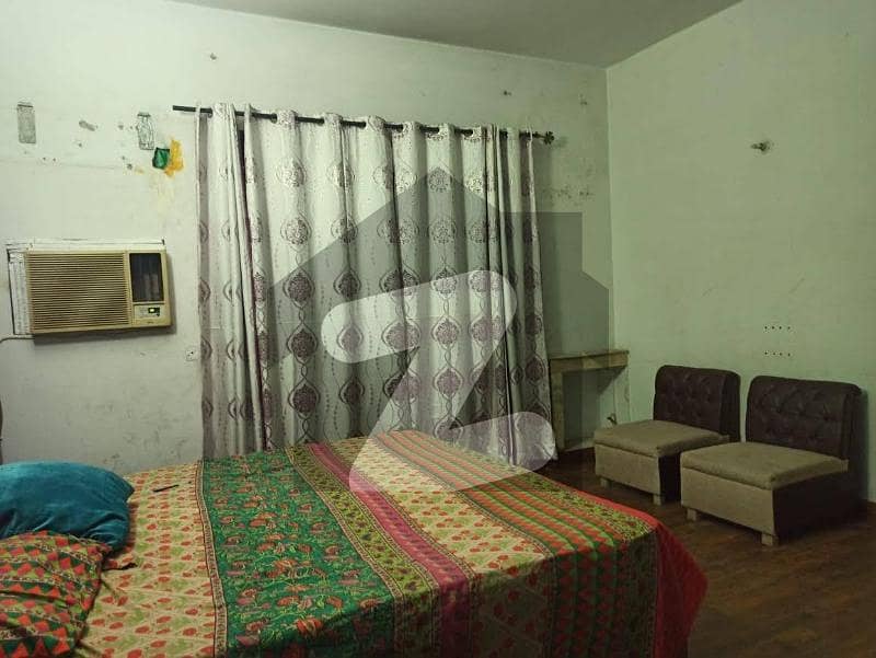 Furnished Room In Sharing In Males