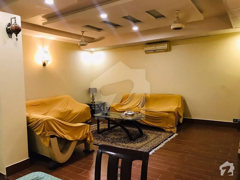 ڈی ایچ اے فیز 7 ڈی ایچ اے کراچی میں 4 کمروں کا 4 مرلہ مکان 3.8 کروڑ میں برائے فروخت۔