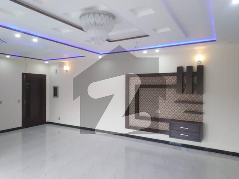Perfect Prime Location 1 Kanal Upper Portion In Public Health Society For rent