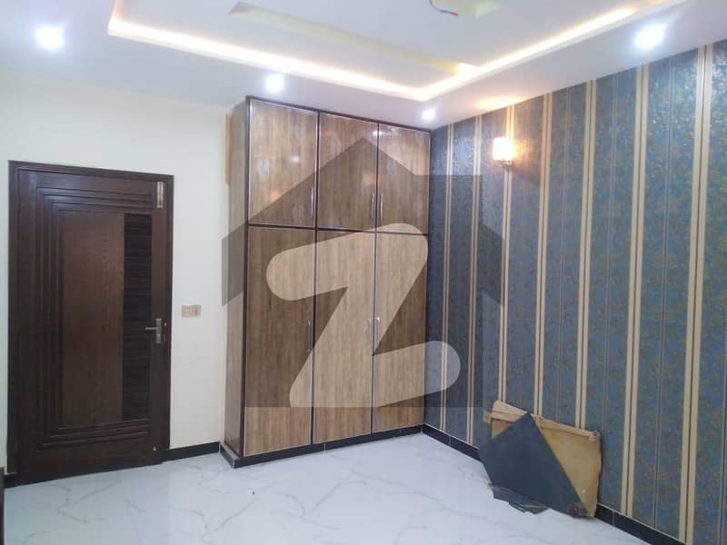 Prime Location 1 Kanal Upper Portion In Public Health Society For rent