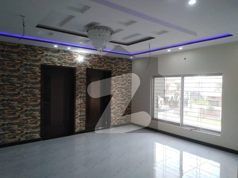 Prime Location 1 Kanal Spacious Upper Portion Is Available In Public Health Society For rent