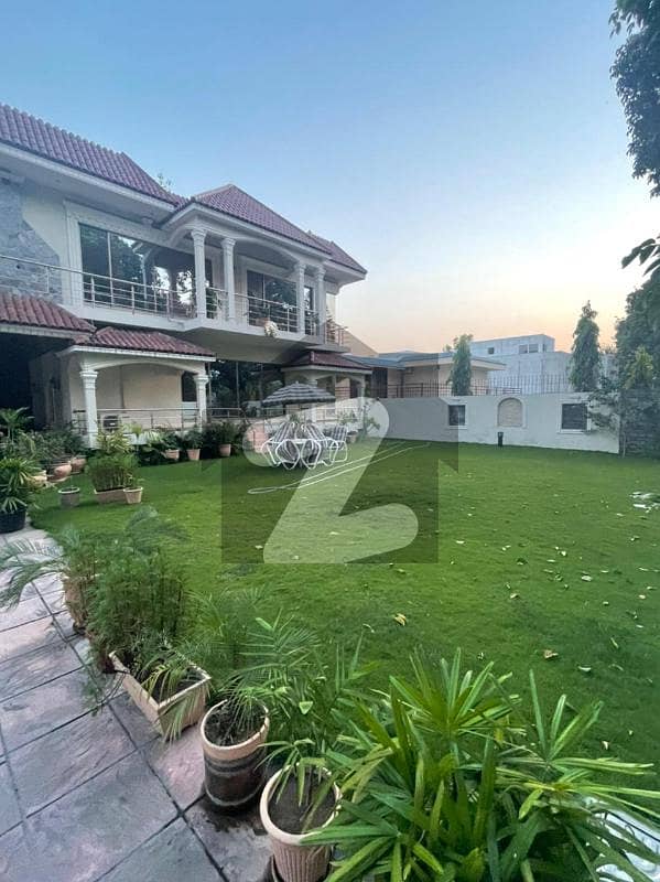 1088 Sq. yard Beautiful Spanish House Located On Main Road In F-7 Islamabad Available For Rent