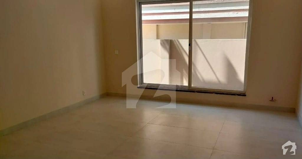 792 Square Feet Flat For Sale In DHA Defence