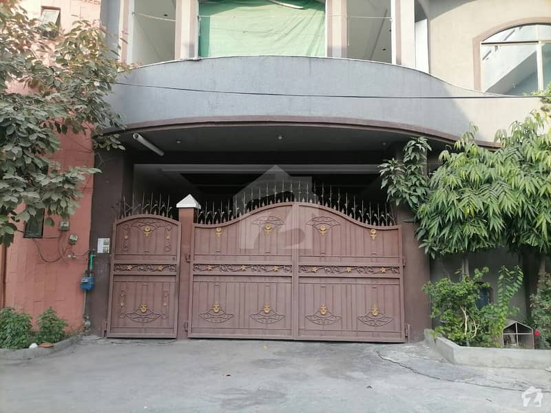 کینال پوائنٹ ہاؤسنگ سکیم ہربنس پورہ لاہور میں 3 کمروں کا 12 مرلہ مکان 2.9 کروڑ میں برائے فروخت۔