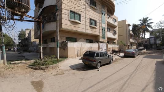 North Nazimabad - Block I Upper Portion Sized 2700 Square Feet For Sale