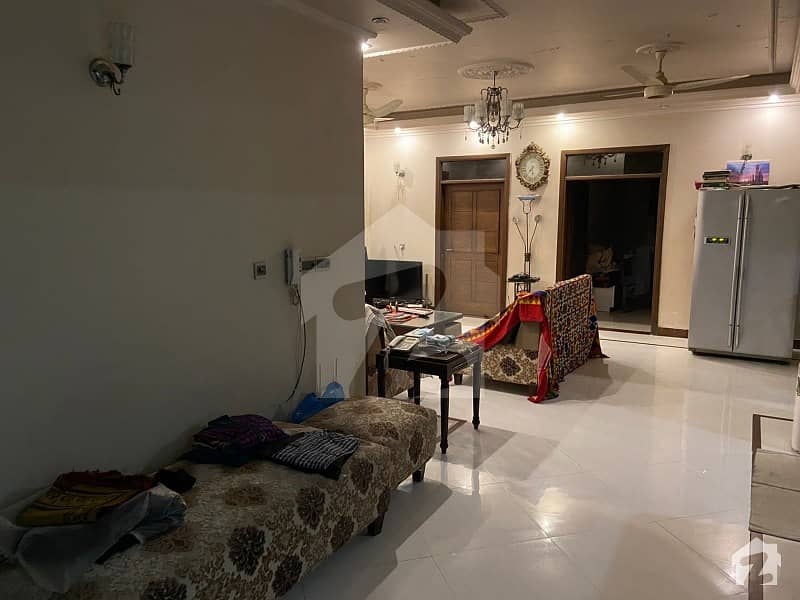 خالد بِن ولید روڈ کراچی میں 3 کمروں کا 12 مرلہ مکان 6 کروڑ میں برائے فروخت۔