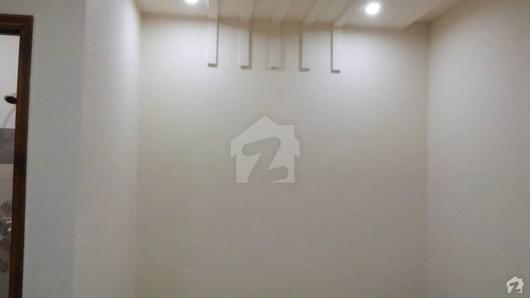 خیابان کالونی 3 فیصل آباد میں 4 کمروں کا 13 مرلہ مکان 1.3 کروڑ میں برائے فروخت۔