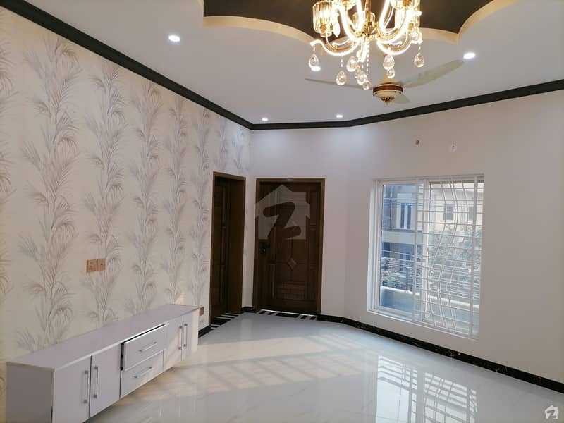 10 Marla House available for sale in Punjab Govt Employees Society, Lahore