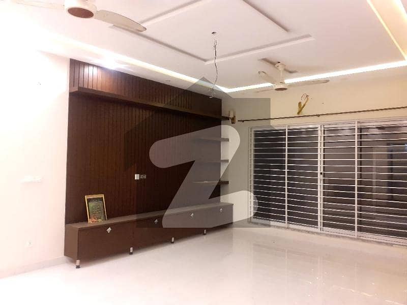 1 Kanal Separate Entrance Upper Portion For Rent In Bahria Town With Car Porch