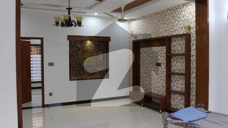 بحریہ ٹاؤن رفیع بلاک بحریہ ٹاؤن سیکٹر ای بحریہ ٹاؤن لاہور میں 3 کمروں کا 5 مرلہ مکان 1.7 کروڑ میں برائے فروخت۔