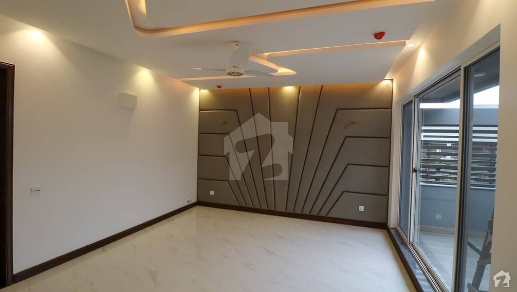 جوڈیشل کالونی لاہور میں 5 کمروں کا 1 کنال مکان 4.3 کروڑ میں برائے فروخت۔
