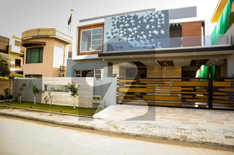 High Quality 1 Kanal 6 Bed Room House Available For Sale