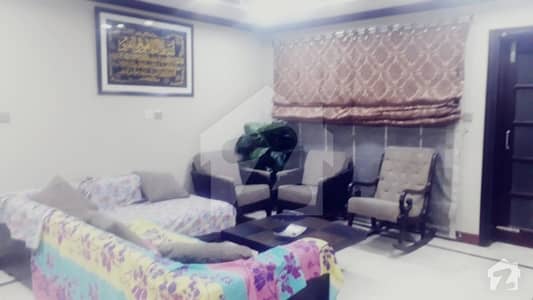 I 8 Furnished Room Available For Rent