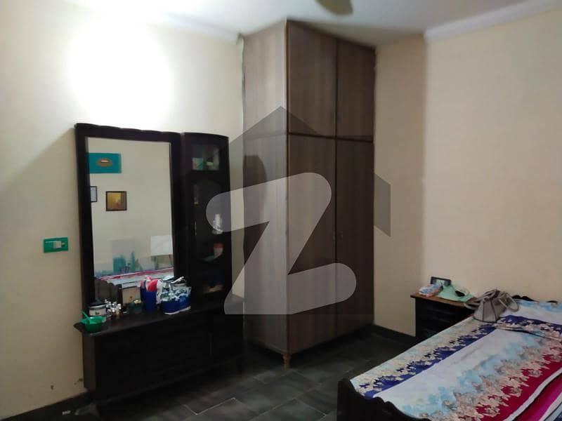 خیابان امین - بلاک این خیابانِ امین لاہور میں 3 کمروں کا 5 مرلہ مکان 90 لاکھ میں برائے فروخت۔