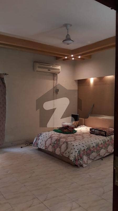 ڈی ایچ اے فیز 5 ڈیفنس (ڈی ایچ اے) لاہور میں 3 کمروں کا 1 کنال بالائی پورشن 95 ہزار میں کرایہ پر دستیاب ہے۔