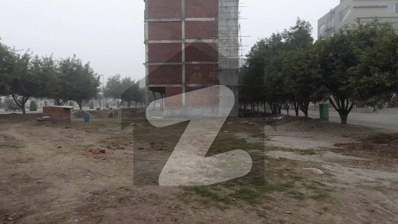 8 Marla Commercial Plot In Bahria Town - Quaid Block Available