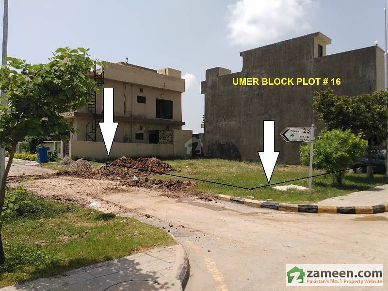 Boulevard Corner Plot With Extra Land For Sale In Umer Block