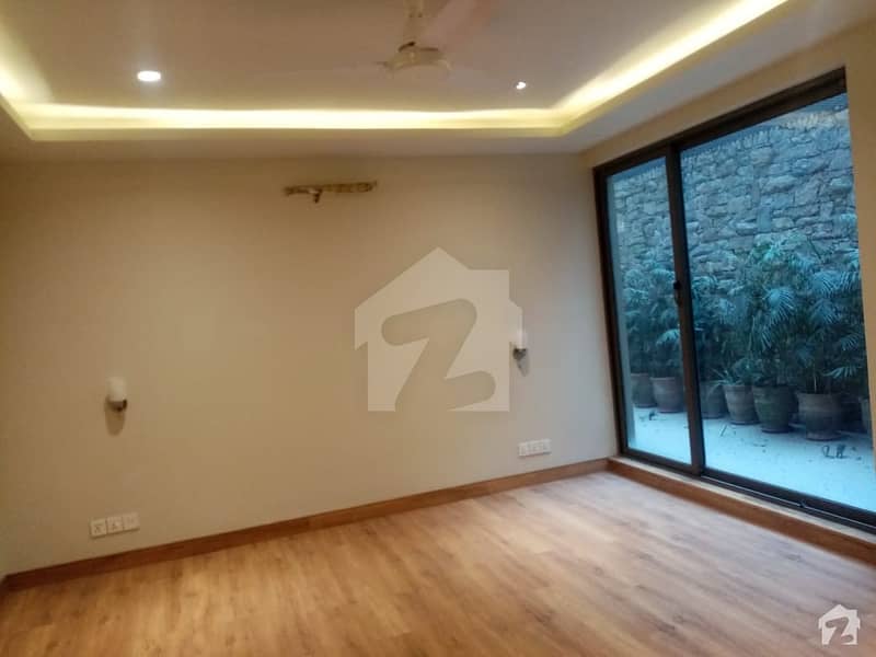 5994 Square Feet House For Sale In F-8