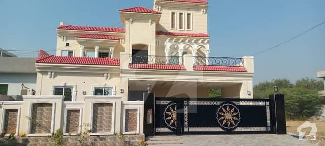 Ideal 1 Kanal House Available In Nasheman-e-iqbal Lahore