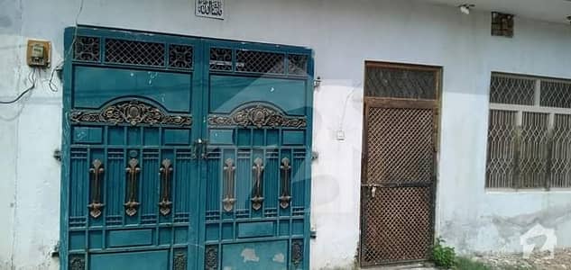 نوشہرہ ۔ مردان روڈ نوشہرہ میں 4 کمروں کا 5 مرلہ مکان 41 لاکھ میں برائے فروخت۔