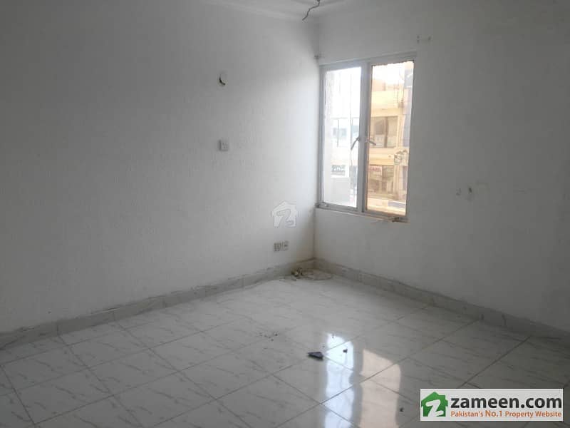 Defence Phase 1 4Marla Commercial Floor For Rent