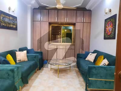 ڈیفینس ویو سوسائٹی کراچی میں 8 کمروں کا 5 مرلہ مکان 3.55 کروڑ میں برائے فروخت۔