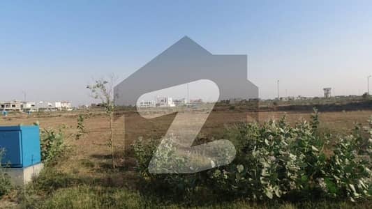 You Can Get This Well-suited Commercial Plot For A Fair Price In Lahore