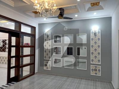 House Sized 2 Kanal Is Available For sale In Model Town - Block C