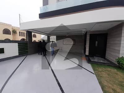Modern Designed 1 Kanal 5 Beds House For Rent In Dha Phase 5 Lahore