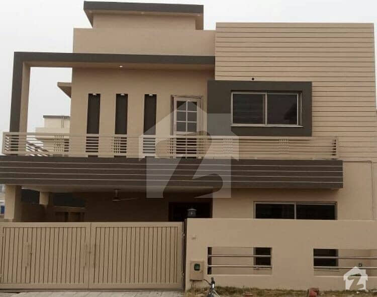 Bahria Town Phase 8 Sector C 12 Marla House For Rent
