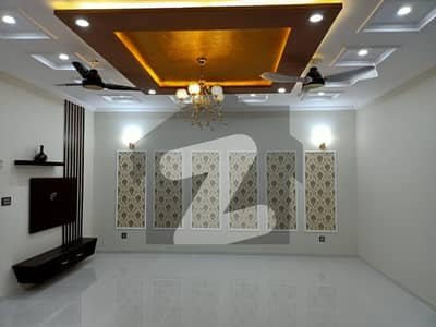 ماڈل ٹاؤن ۔ بلاک بی ماڈل ٹاؤن لاہور میں 5 کمروں کا 3 کنال مکان 22 کروڑ میں برائے فروخت۔