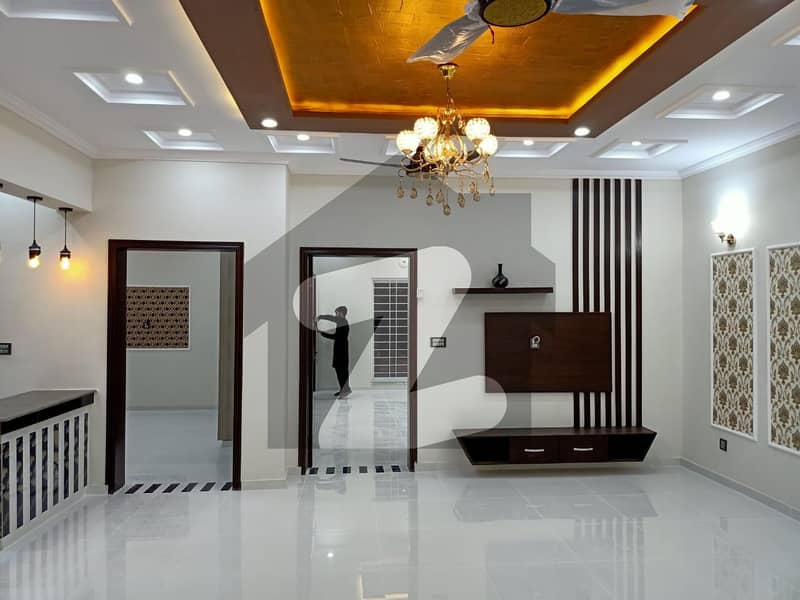 1 Kanal House In Stunning Model Town - Block C Is Available For sale