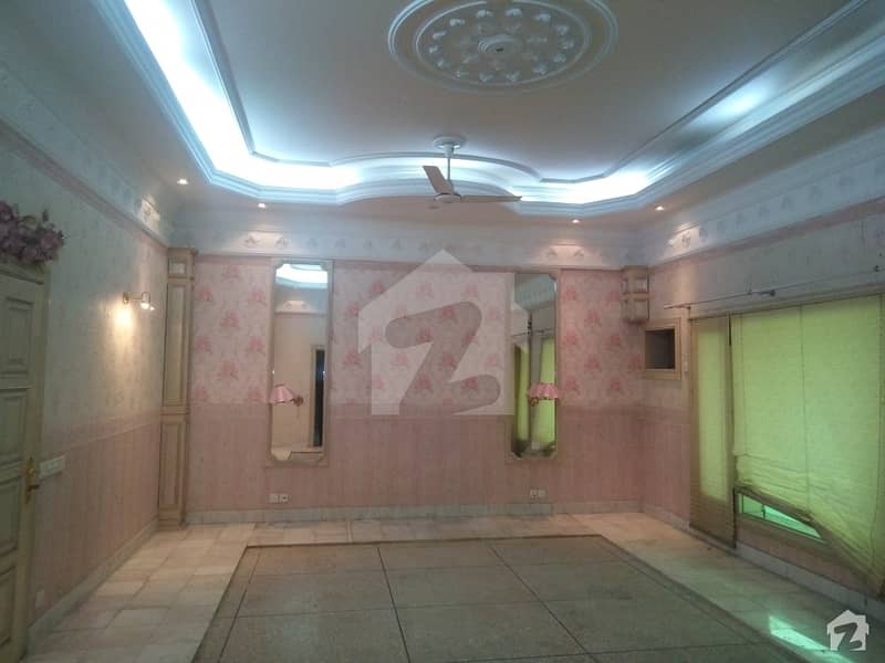 2 Kanal House Available In In-demand Location Of Hayatabad