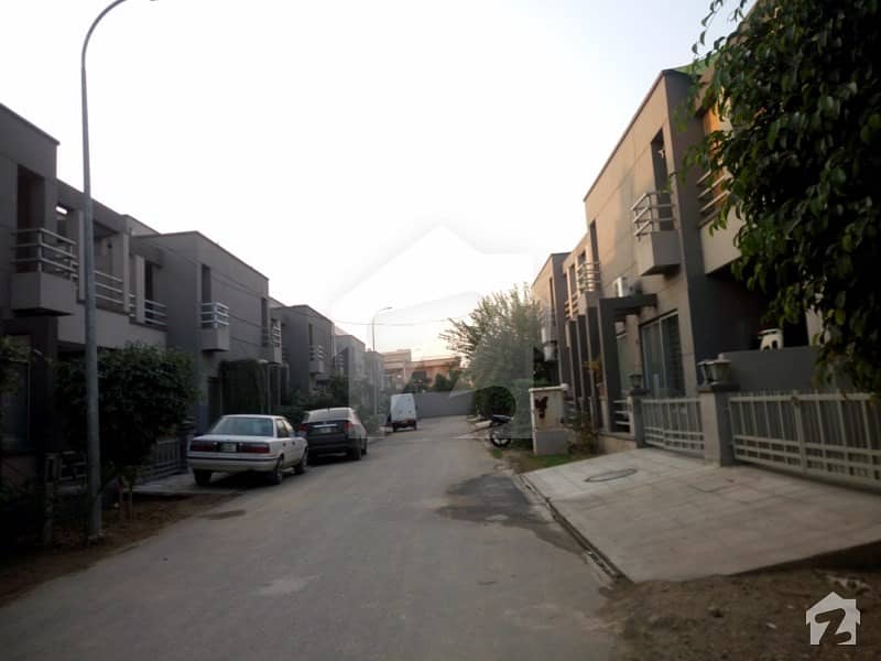 ڈیوائن گارڈنز ۔ بلاک ای ڈیوائن گارڈنز لاہور میں 3 کمروں کا 5 مرلہ مکان 1.55 کروڑ میں برائے فروخت۔