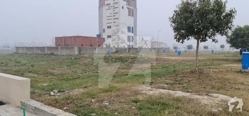 2 Marla Commercial Plot Available In Dha Phase 8 Prime Location
