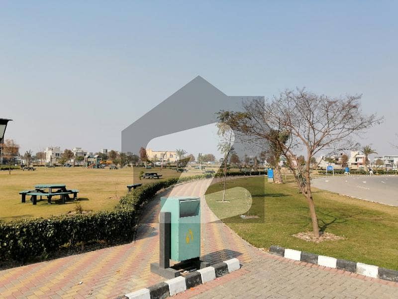 5 Marla Plot Facing Park for sale in Lake City - Sector M7 Block C1