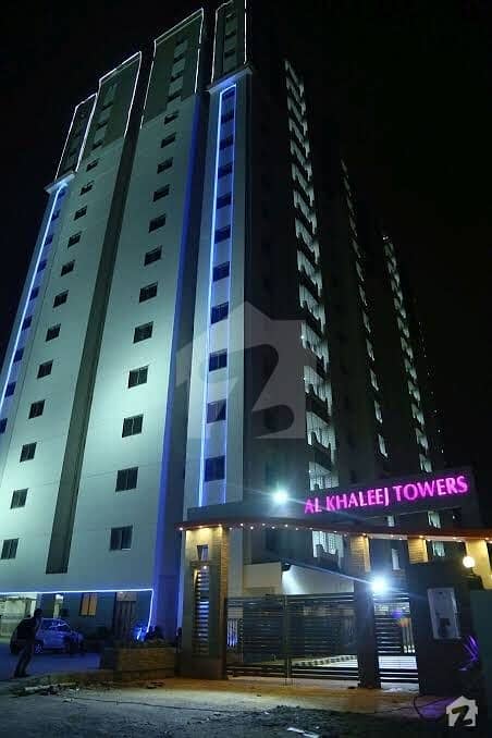 الخلیج ٹاور شہید ملت روڈ کراچی میں 3 کمروں کا 8 مرلہ فلیٹ 1.5 کروڑ میں برائے فروخت۔