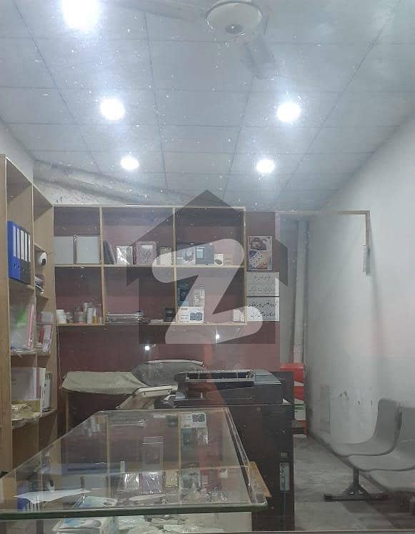 حاجی چوک راولپنڈی میں 1 مرلہ دکان 1.5 کروڑ میں برائے فروخت۔