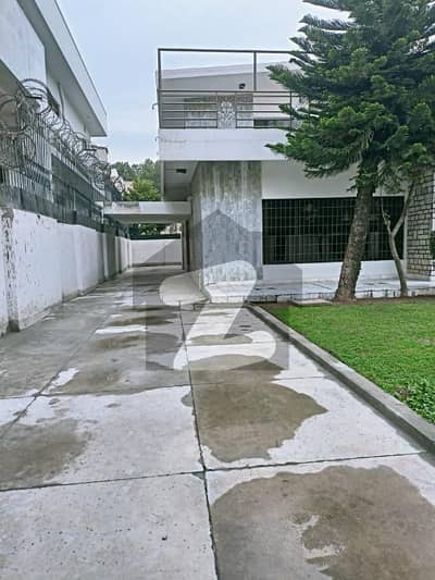 1 Kanal Spacious And Open House For Rent In F-8