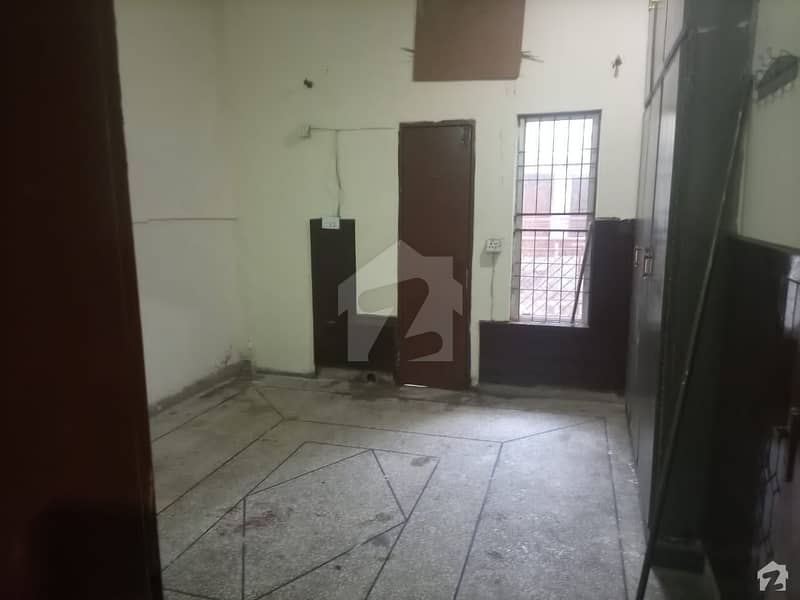 House For Grabs In 7 Marla Lahore