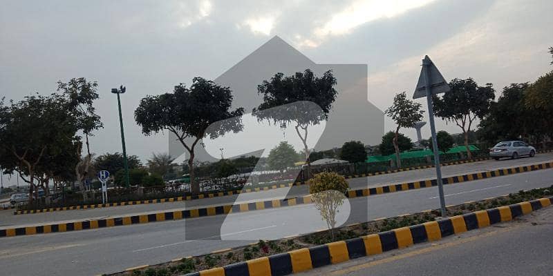 ڈی ایچ اے فیز9 پریزم - بلاک کیو ڈی ایچ اے فیز9 پریزم ڈی ایچ اے ڈیفینس لاہور میں 5 مرلہ رہائشی پلاٹ 1 کروڑ میں برائے فروخت۔